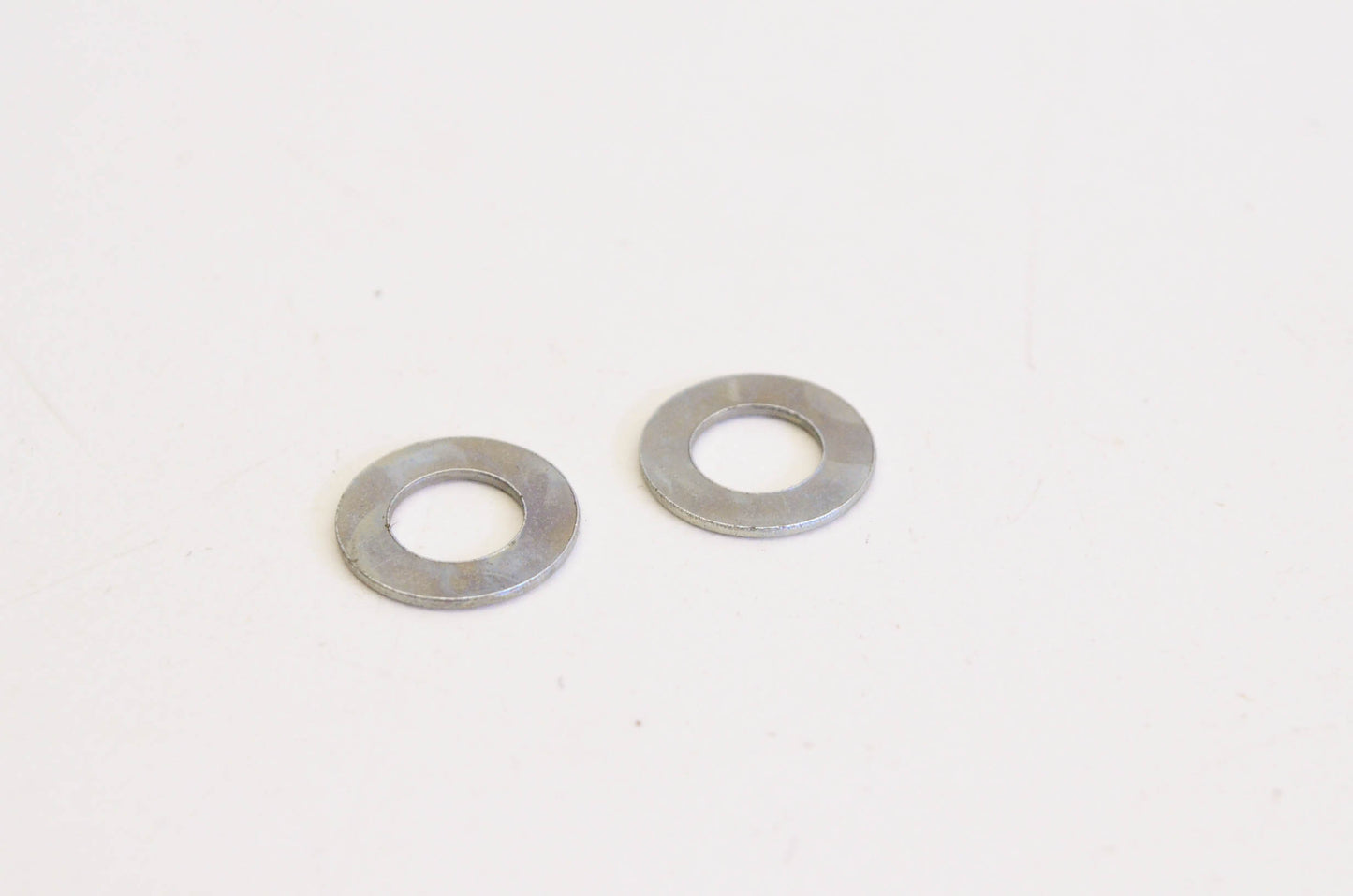 New OEM Briggs & Stratton 222282 Washer Qty 2 NOS