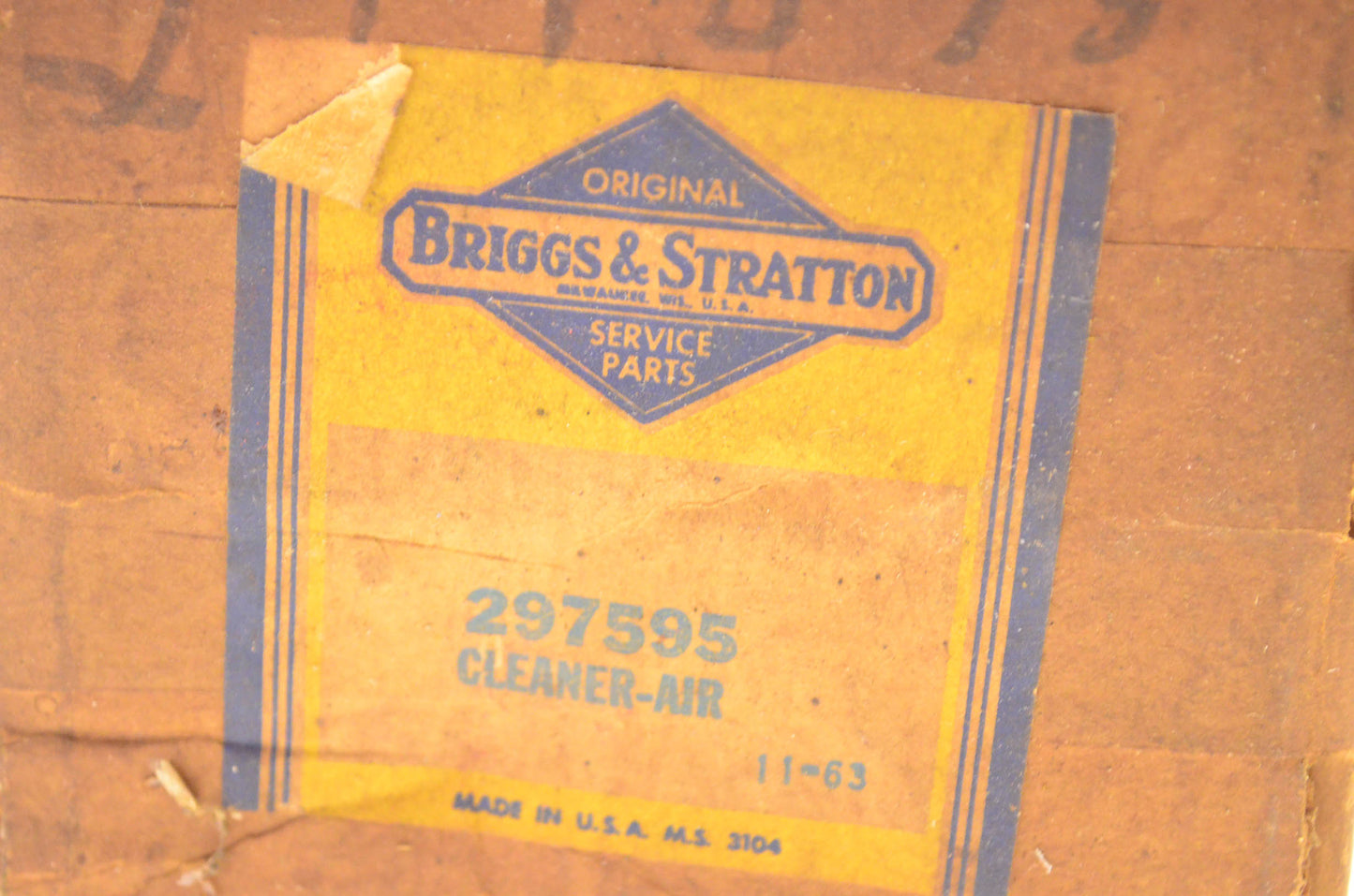 New OEM Briggs & Stratton 297595 Air Cleaner Assembly NOS