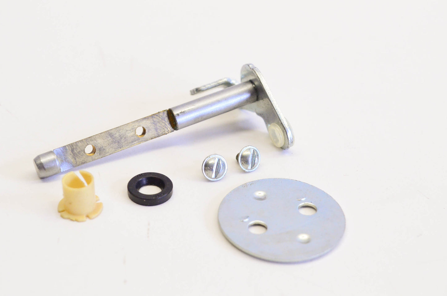 New OEM Briggs & Stratton 494379 Throttle Shaft Kit NOS