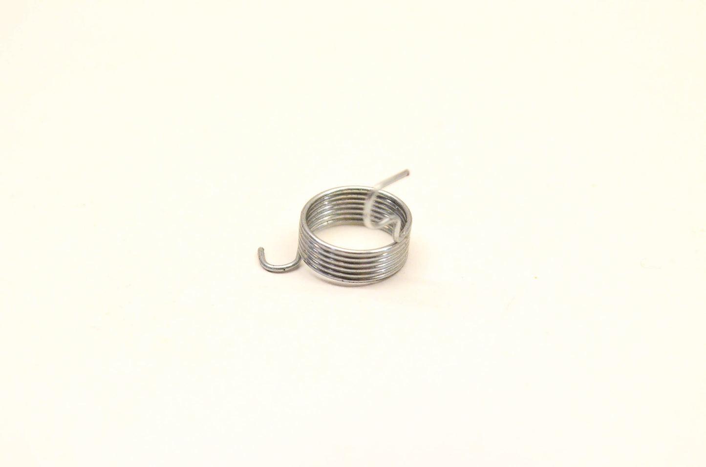 New OEM Briggs & Stratton 260831 Choke Return Spring NOS
