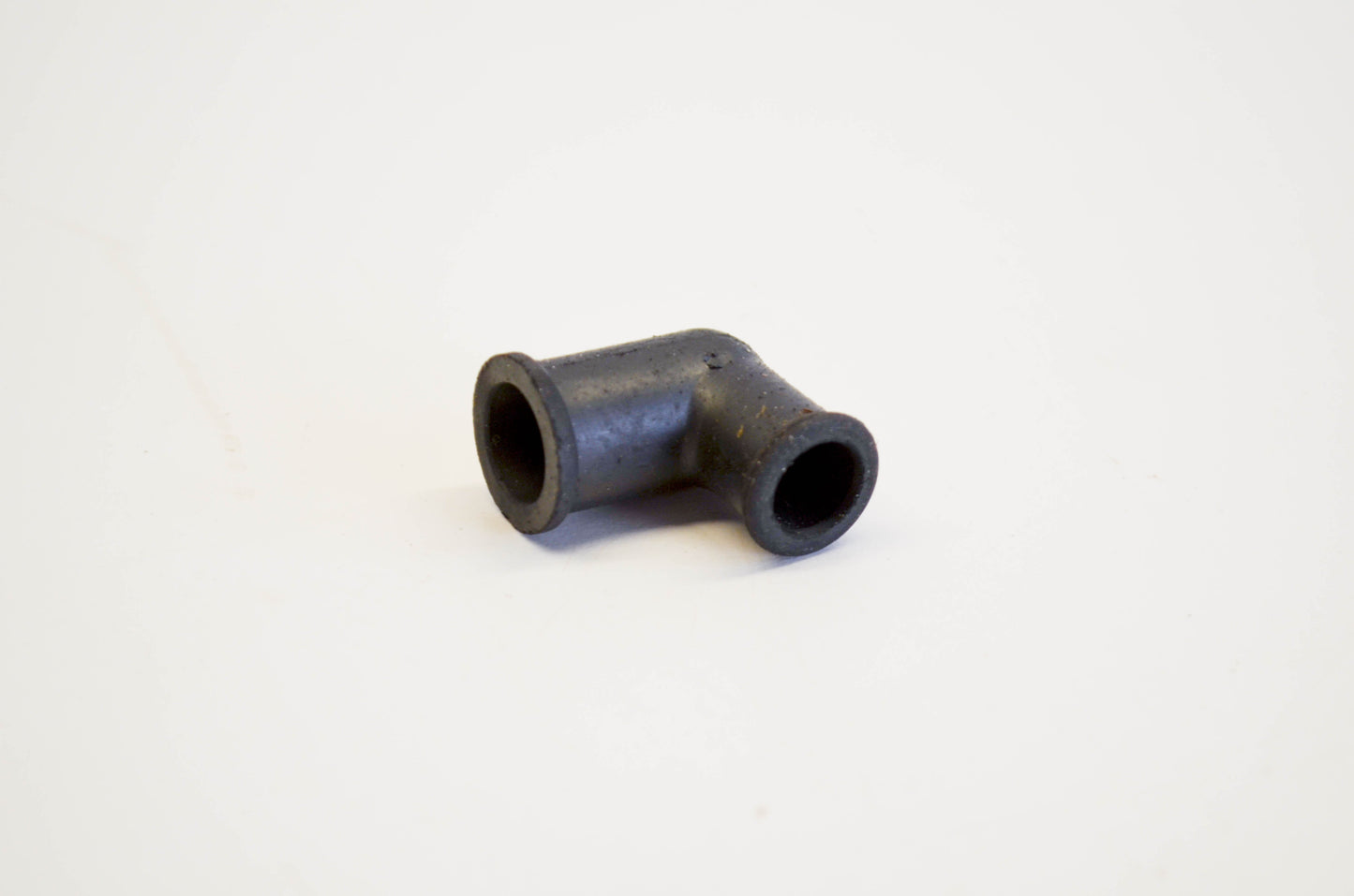New OEM Briggs & Stratton 67838, 8735 Breather Grommet NOS