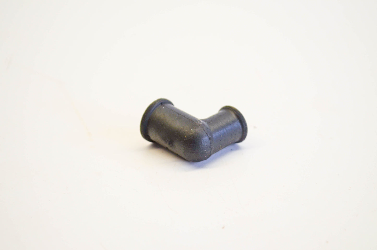 New OEM Briggs & Stratton 67838, 8735 Breather Grommet NOS