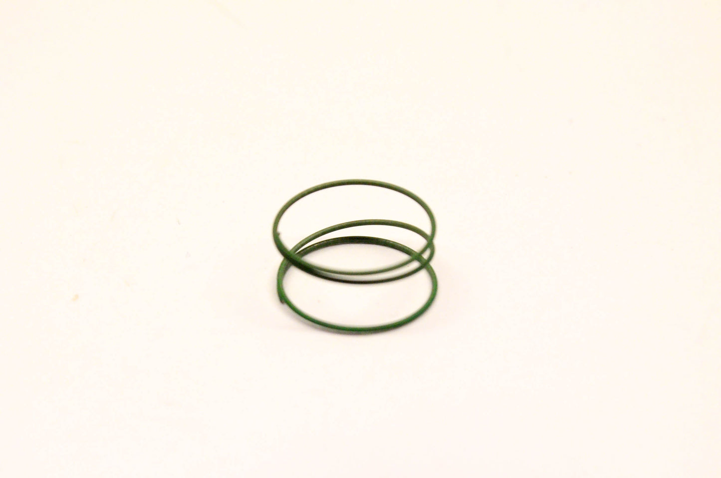 New OEM Briggs & Stratton 262328 Diaphragm Spring NOS