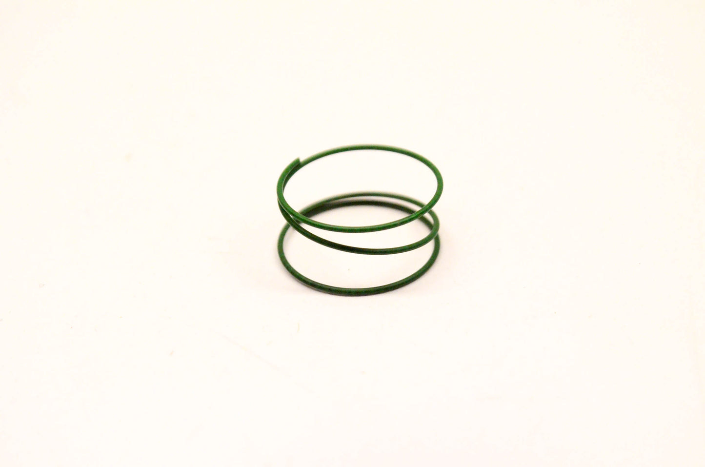 New OEM Briggs & Stratton 262328 Diaphragm Spring NOS