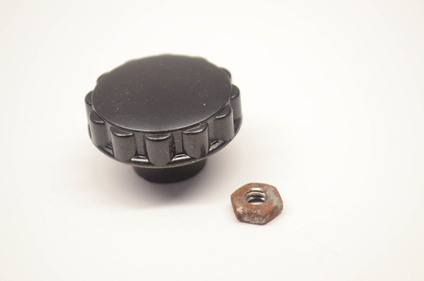 New OEM Briggs & Stratton 391908 Control Knob NOS