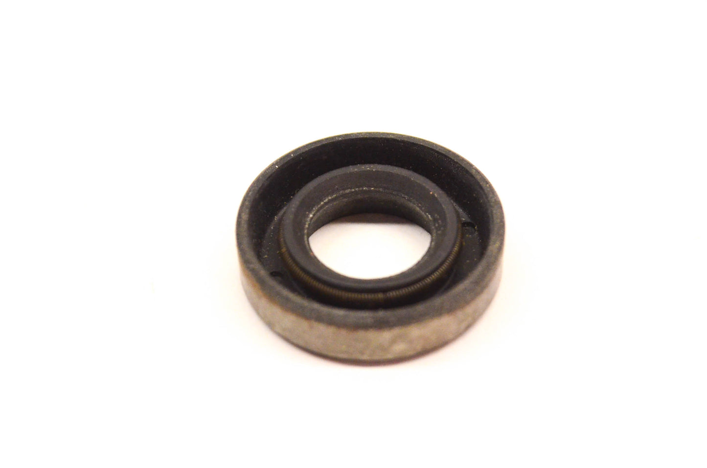 New OEM Briggs & Stratton 391484 Oil Seal NOS