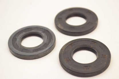 New OEM Briggs & Stratton 393812 Oil Seal Qty 3 NOS