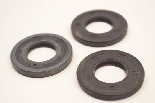 New OEM Briggs & Stratton 393812 Oil Seal Qty 3 NOS