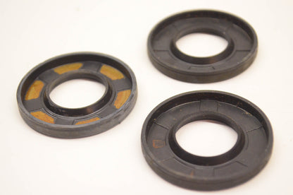New OEM Briggs & Stratton 393812 Oil Seal Qty 3 NOS