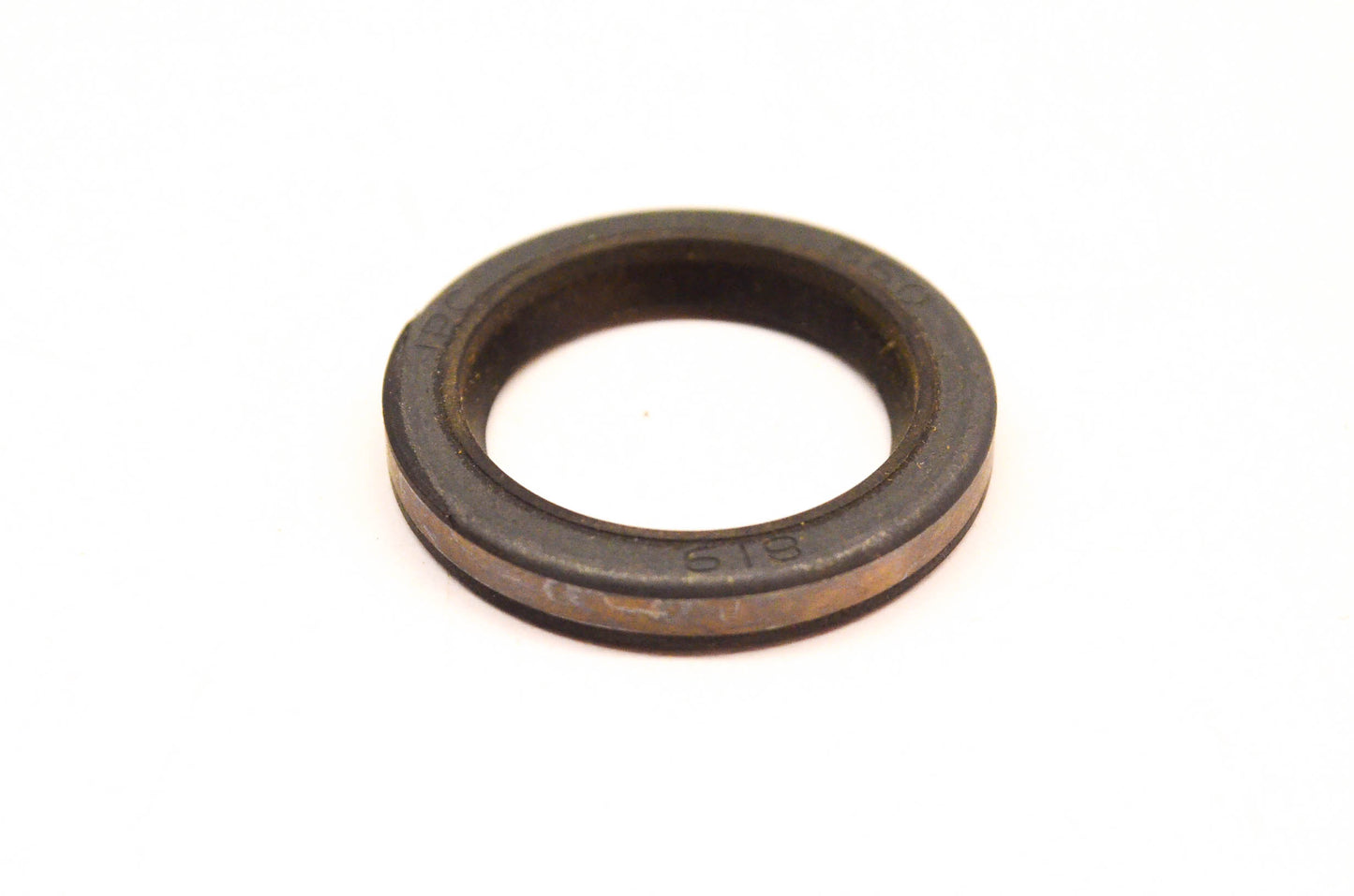 New OEM Briggs & Stratton 89660 Oil Seal NOS