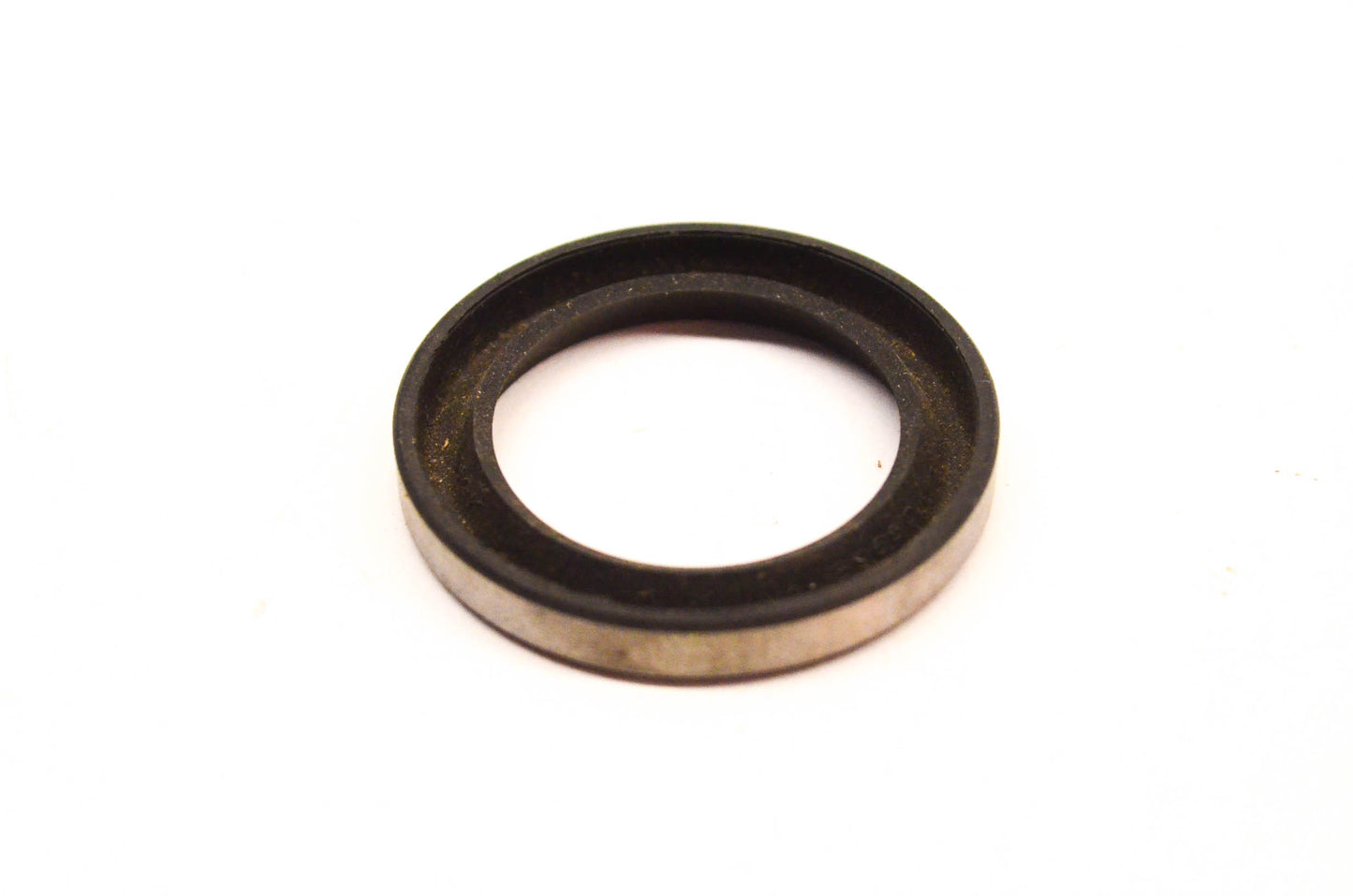 New OEM Briggs & Stratton 299819 Oil Seal NOS