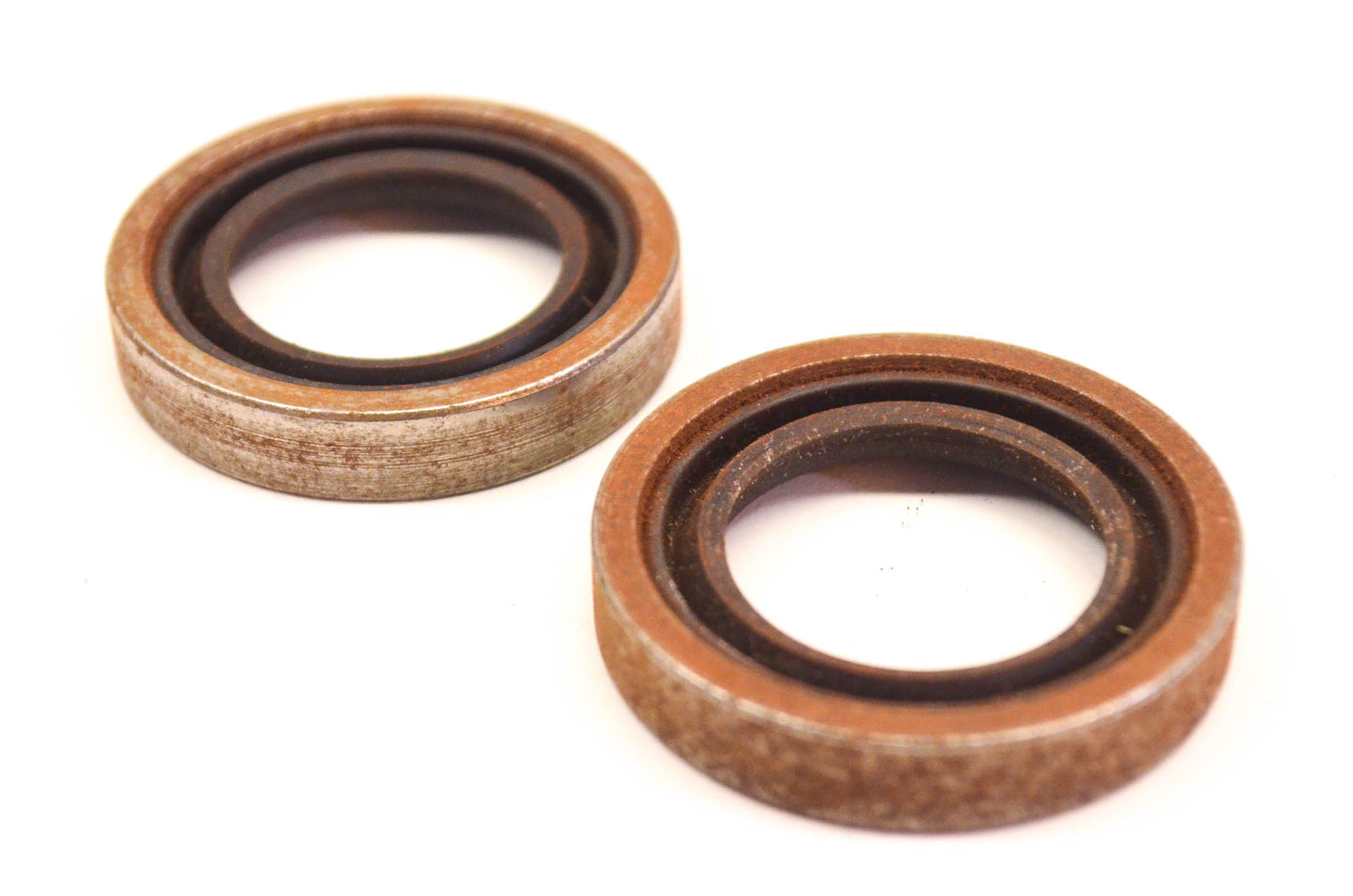 New OEM Briggs & Stratton 392741 Oil Seal Qty 2 NOS