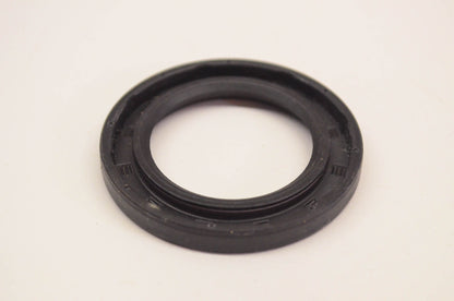 New OEM Briggs & Stratton 692550 Oil Seal NOS