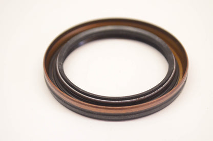New OEM Briggs & Stratton 795387 Oil Seal NOS
