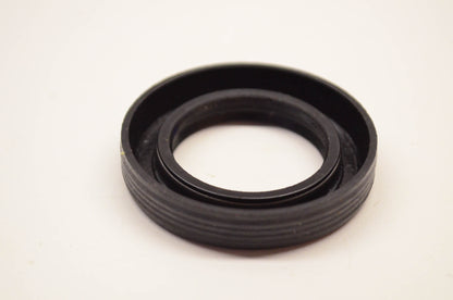 New OEM Briggs & Stratton 399781 Oil Seal NOS