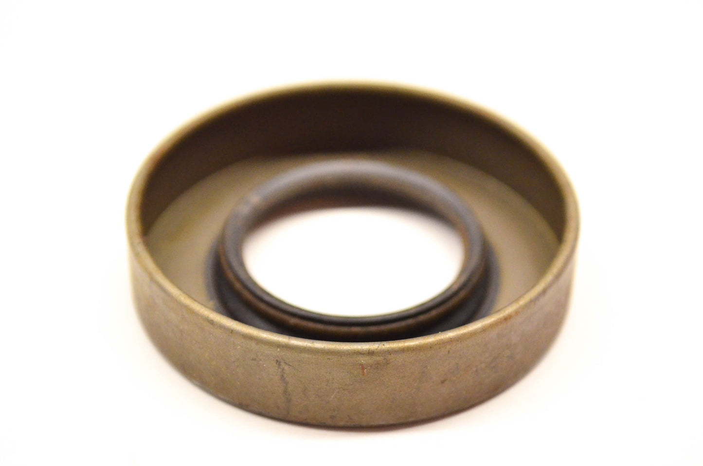 New OEM Briggs & Stratton 69740 Oil Seal NOS