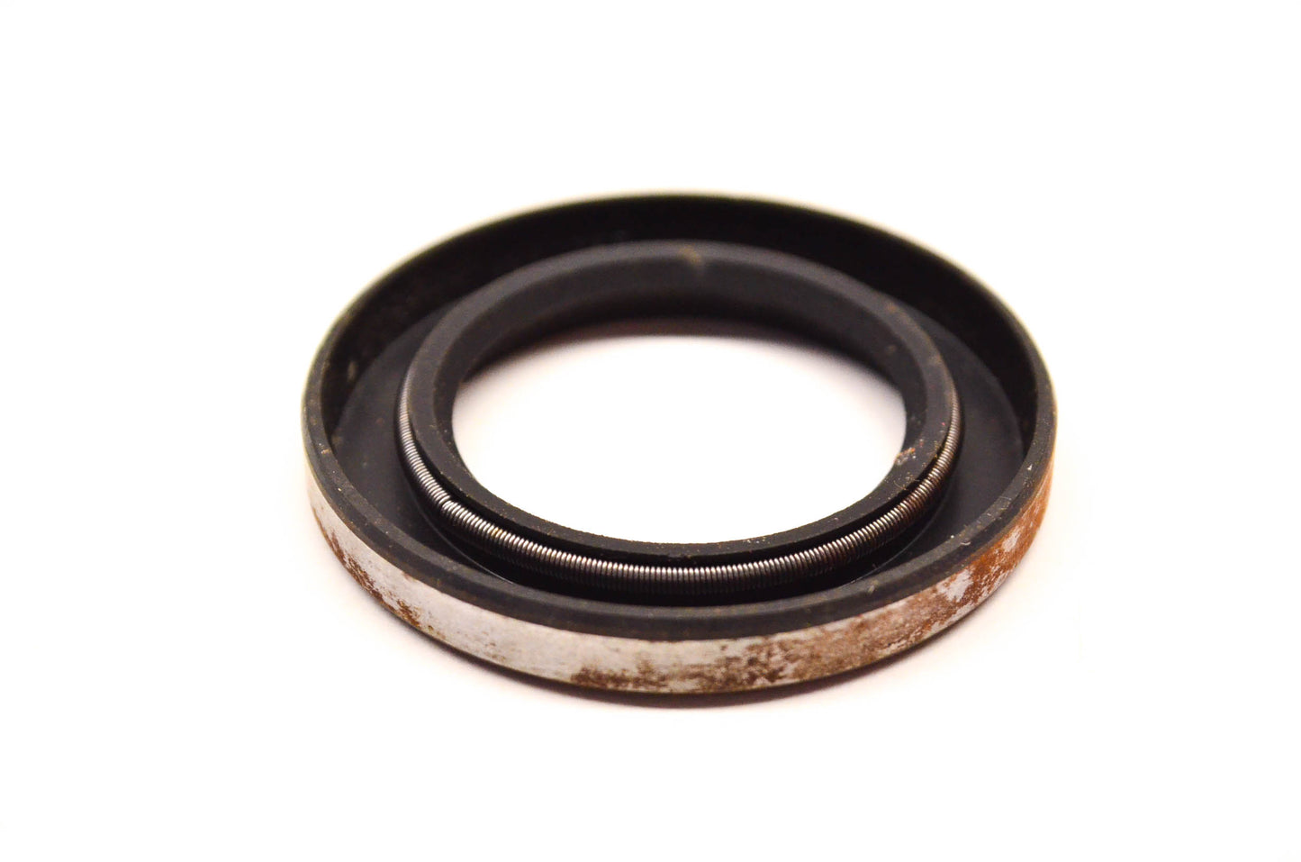 New OEM Briggs & Stratton 299609 Oil Seal NOS