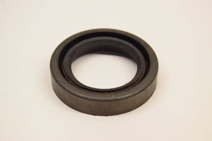 New OEM Briggs & Stratton 294167 Oil Seal NOS