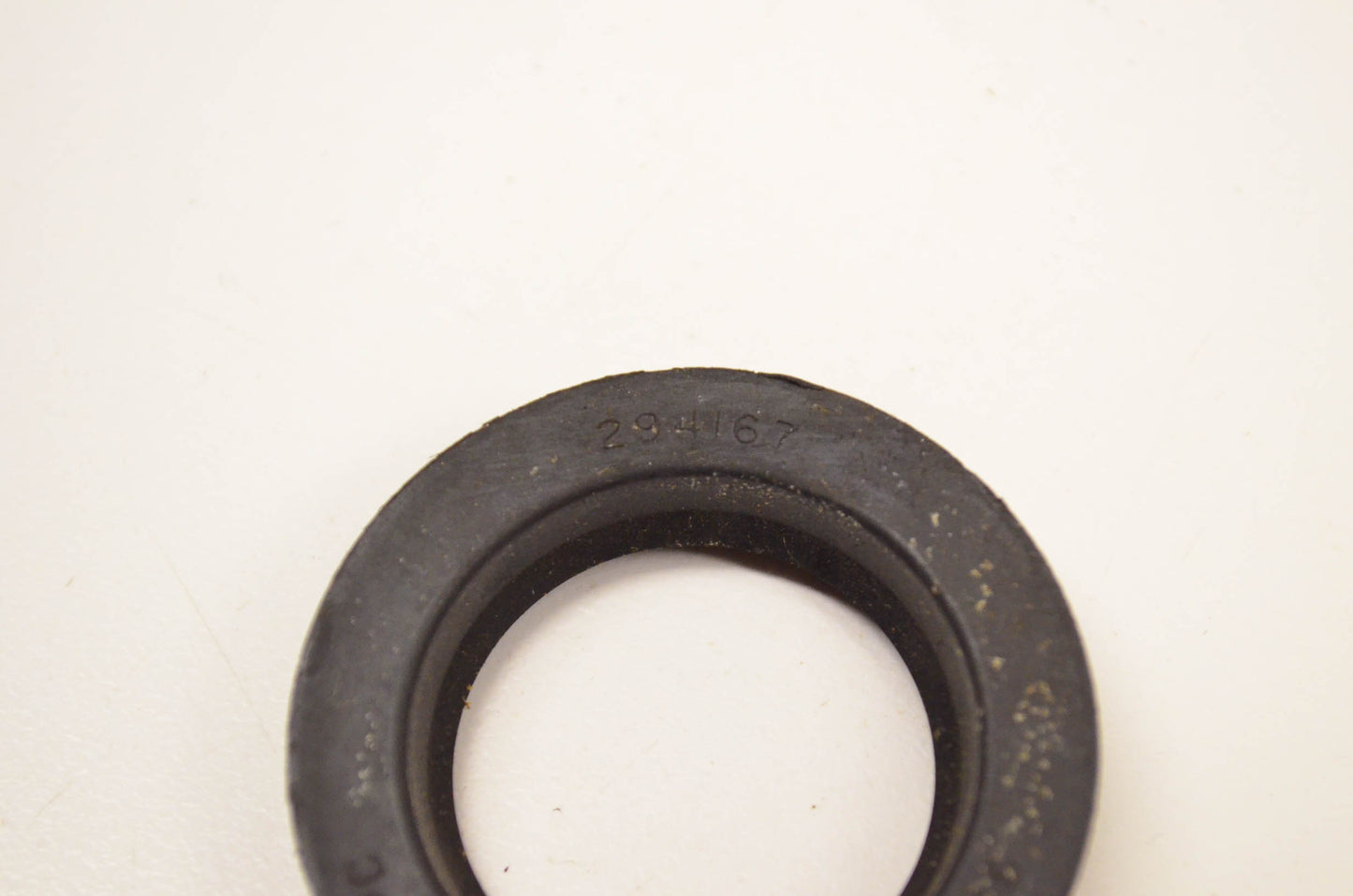New OEM Briggs & Stratton 294167 Oil Seal NOS