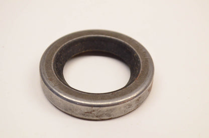 New OEM Briggs & Stratton 294167 Oil Seal NOS