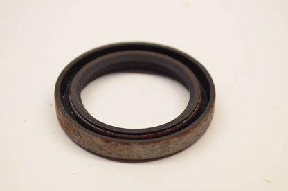 New OEM Briggs & Stratton 391086 Oil Seal NOS