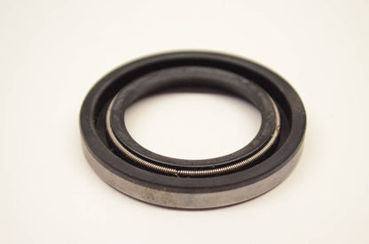 New OEM Briggs & Stratton 299609 Oil Seal NOS