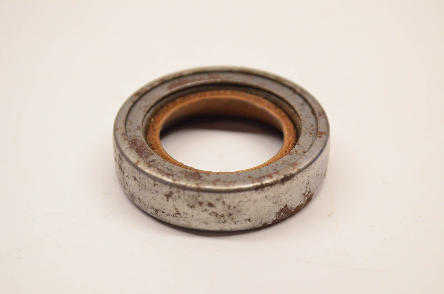 New OEM Briggs & Stratton 291312 Oil Seal NOS