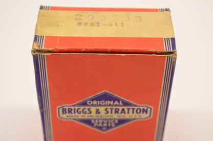 New OEM Briggs & Stratton 299539 Oil Seal NOS