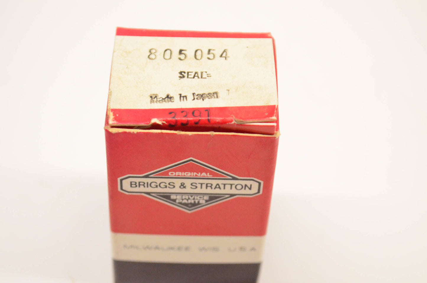 New OEM Briggs & Stratton 805054 Seal NOS