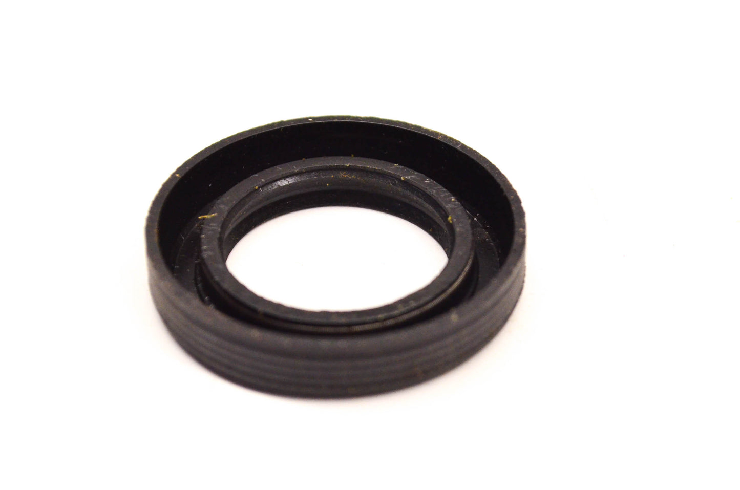 New OEM Briggs & Stratton 399781 Oil Seal NOS
