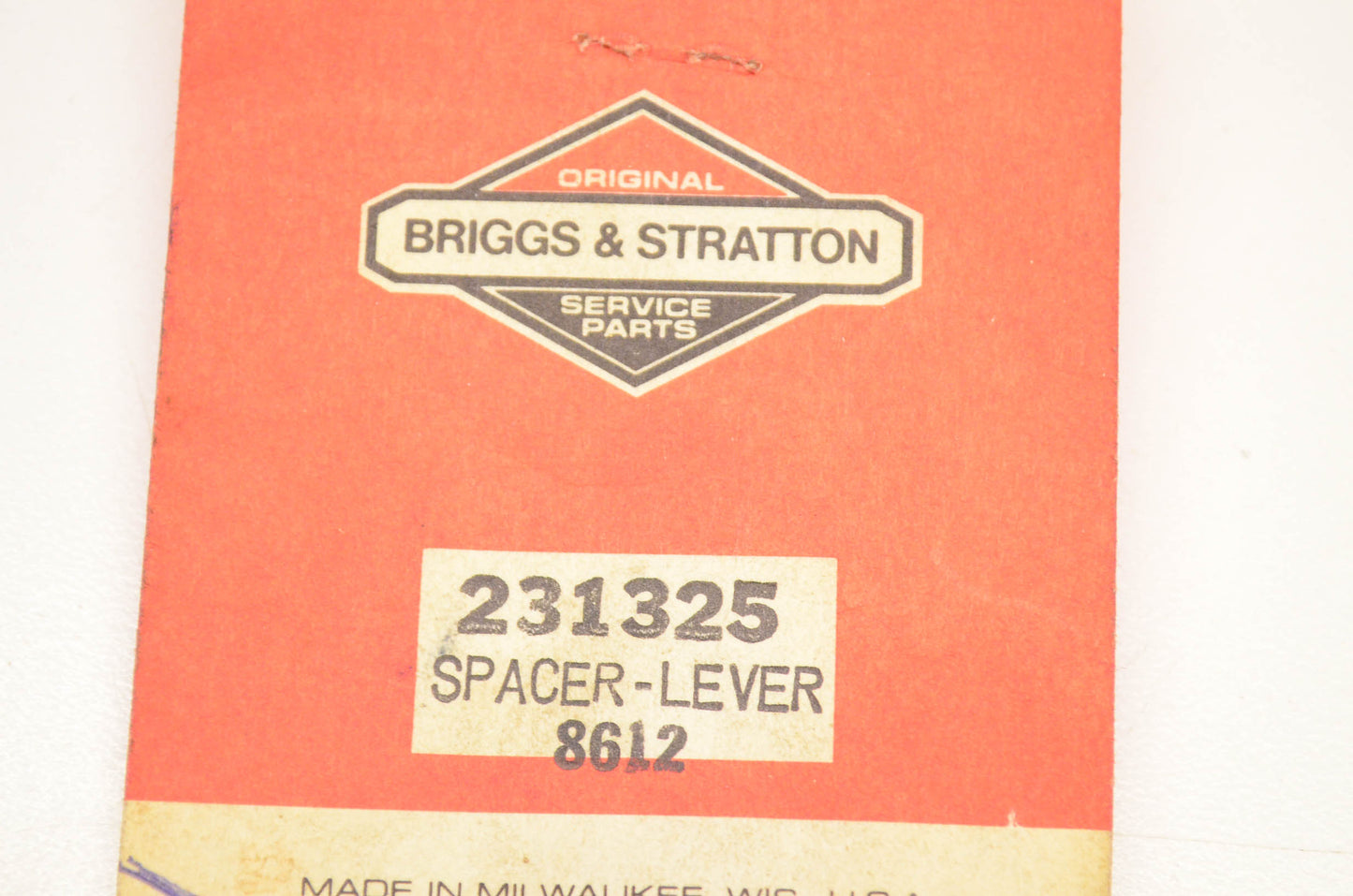 New OEM Briggs & Stratton 231325 Lever Spacer NOS