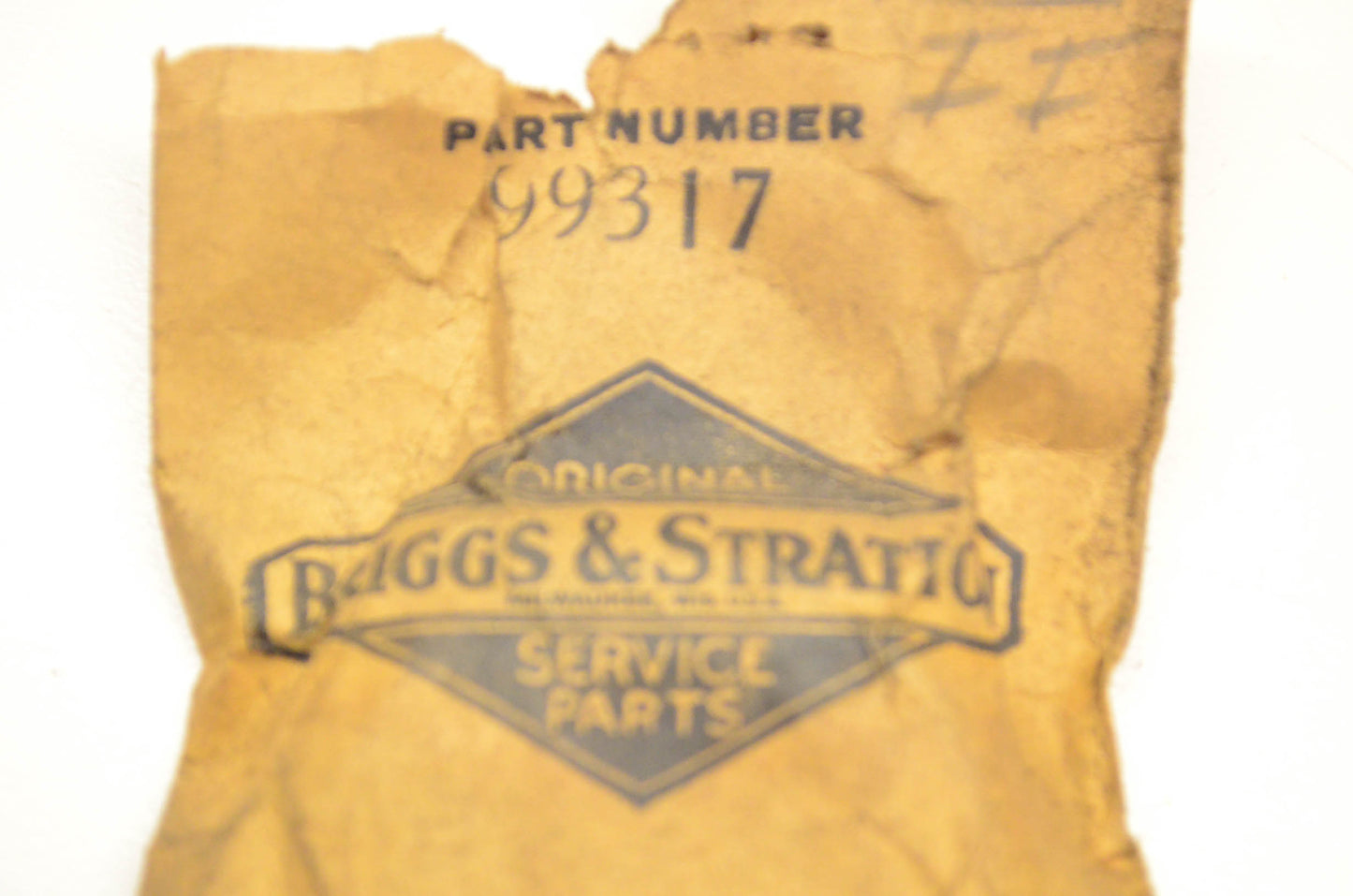 New OEM Briggs & Stratton 99317 Oil Seal NOS