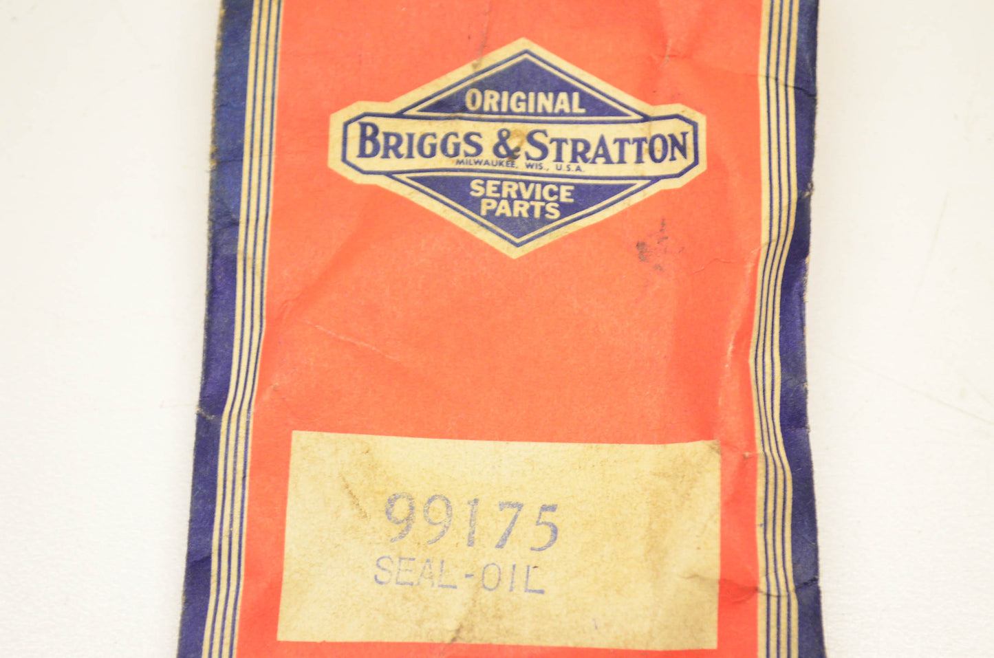New OEM Briggs & Stratton 99175 Oil Seal NOS