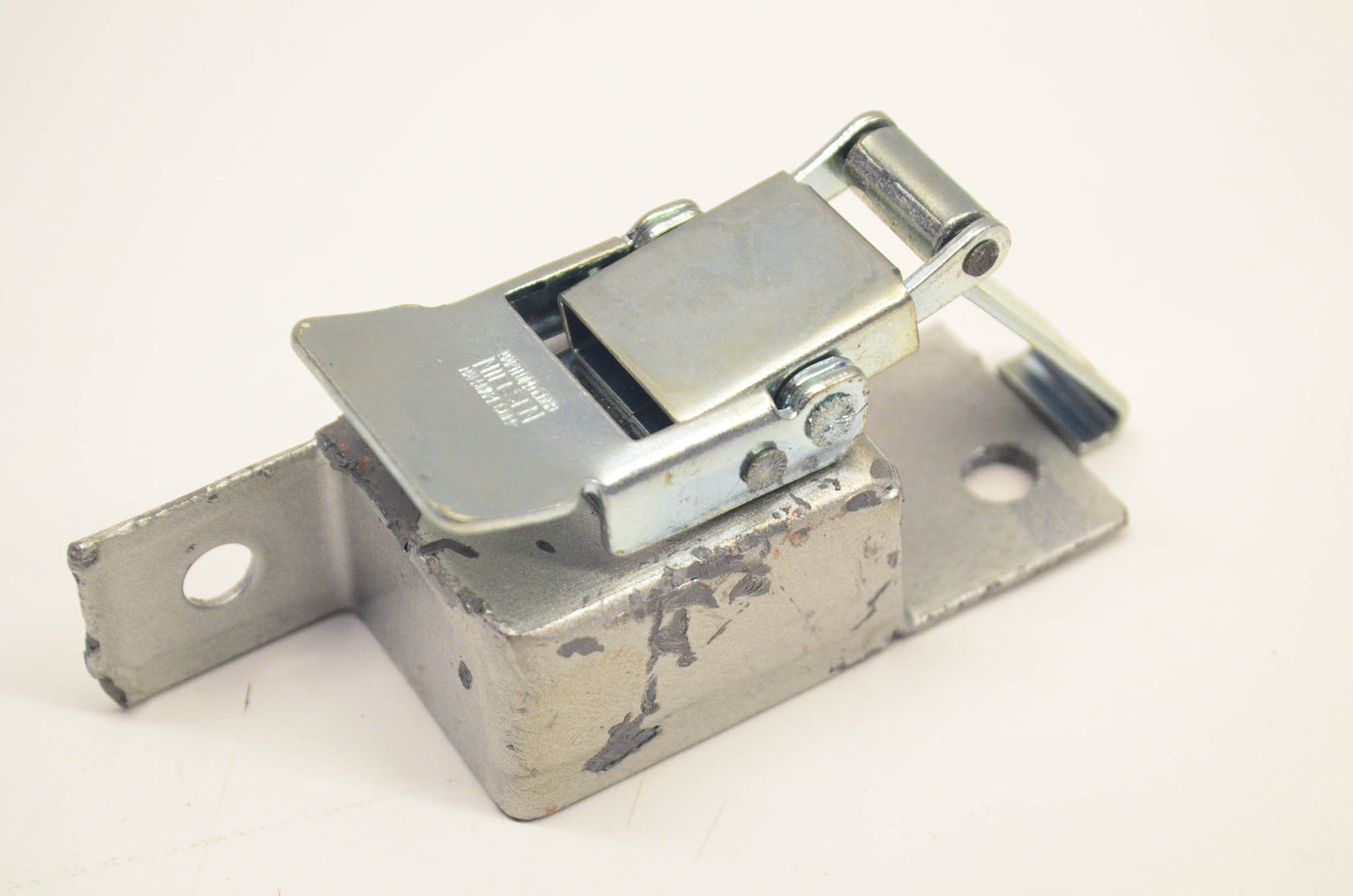 Trac Vac 28102 Lever Latch NOS