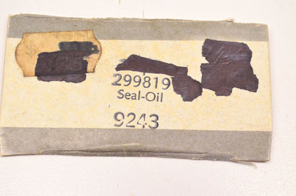 New OEM Briggs & Stratton 299819 Oil Seal NOS