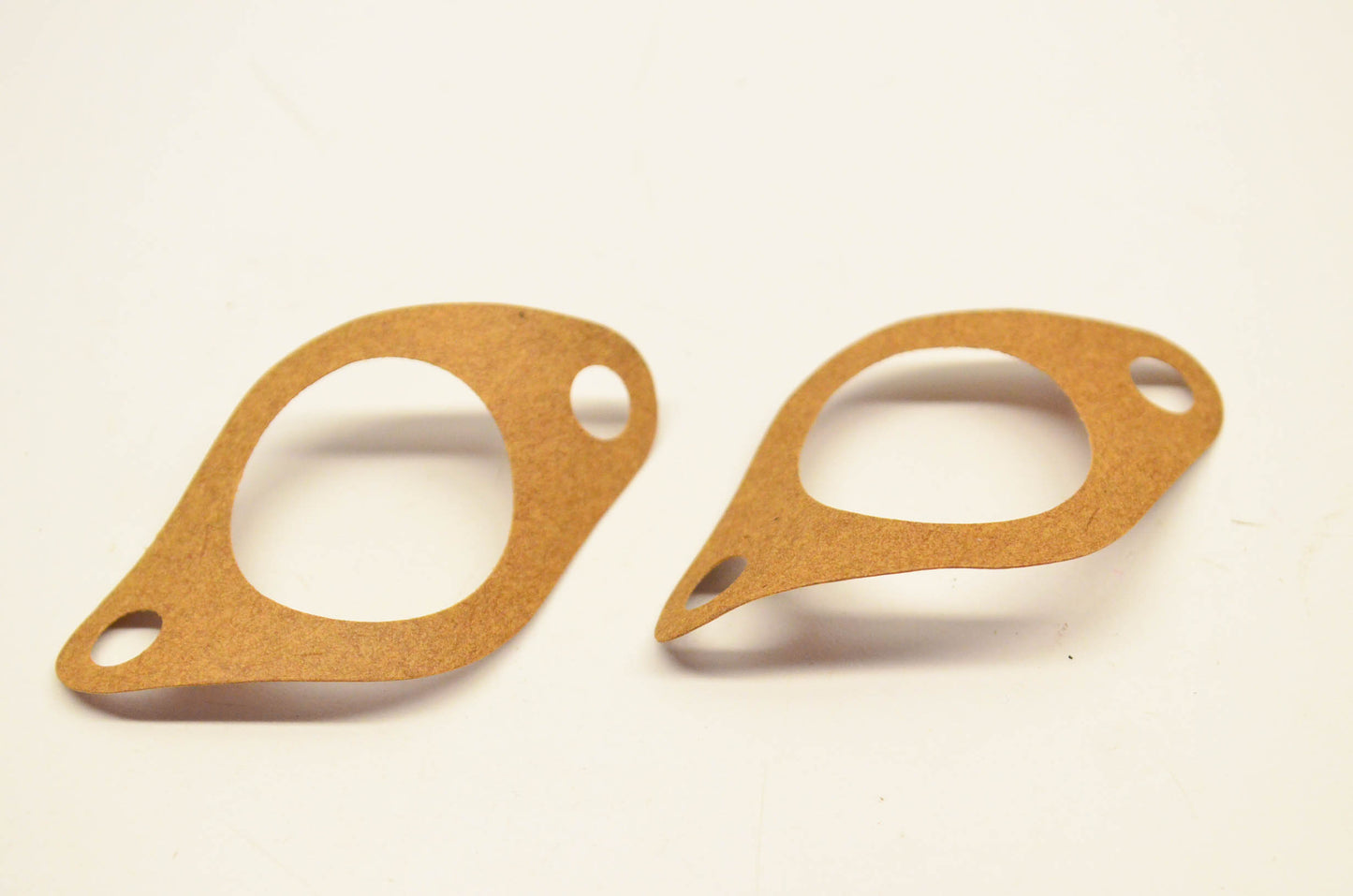 New OEM Briggs & Stratton 692214 Intake Gasket Qty 2 NOS