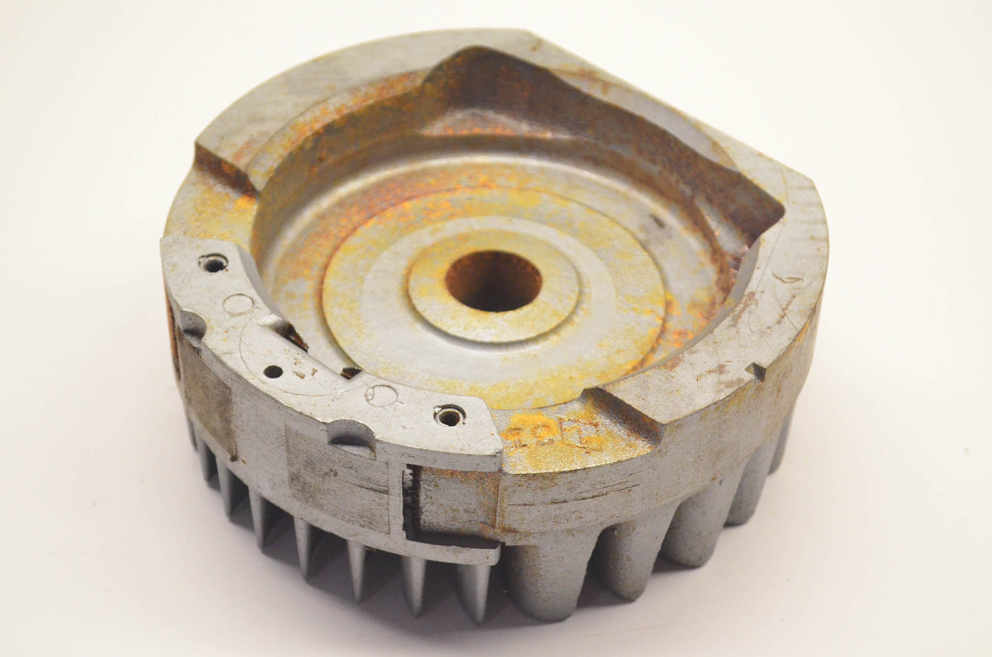 Briggs & Stratton 295936 Flywheel NOS
