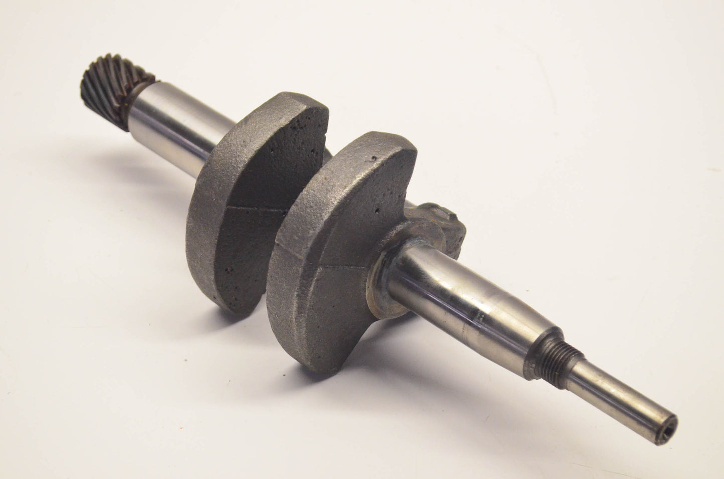 Briggs & Stratton 271379, 271379 L Crankshaft NOS