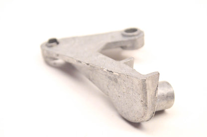 Briggs & Stratton 210320 Oil Slinger Bracket NOS