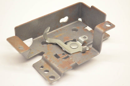 Briggs & Stratton 390661 Control Bracket Plate NOS