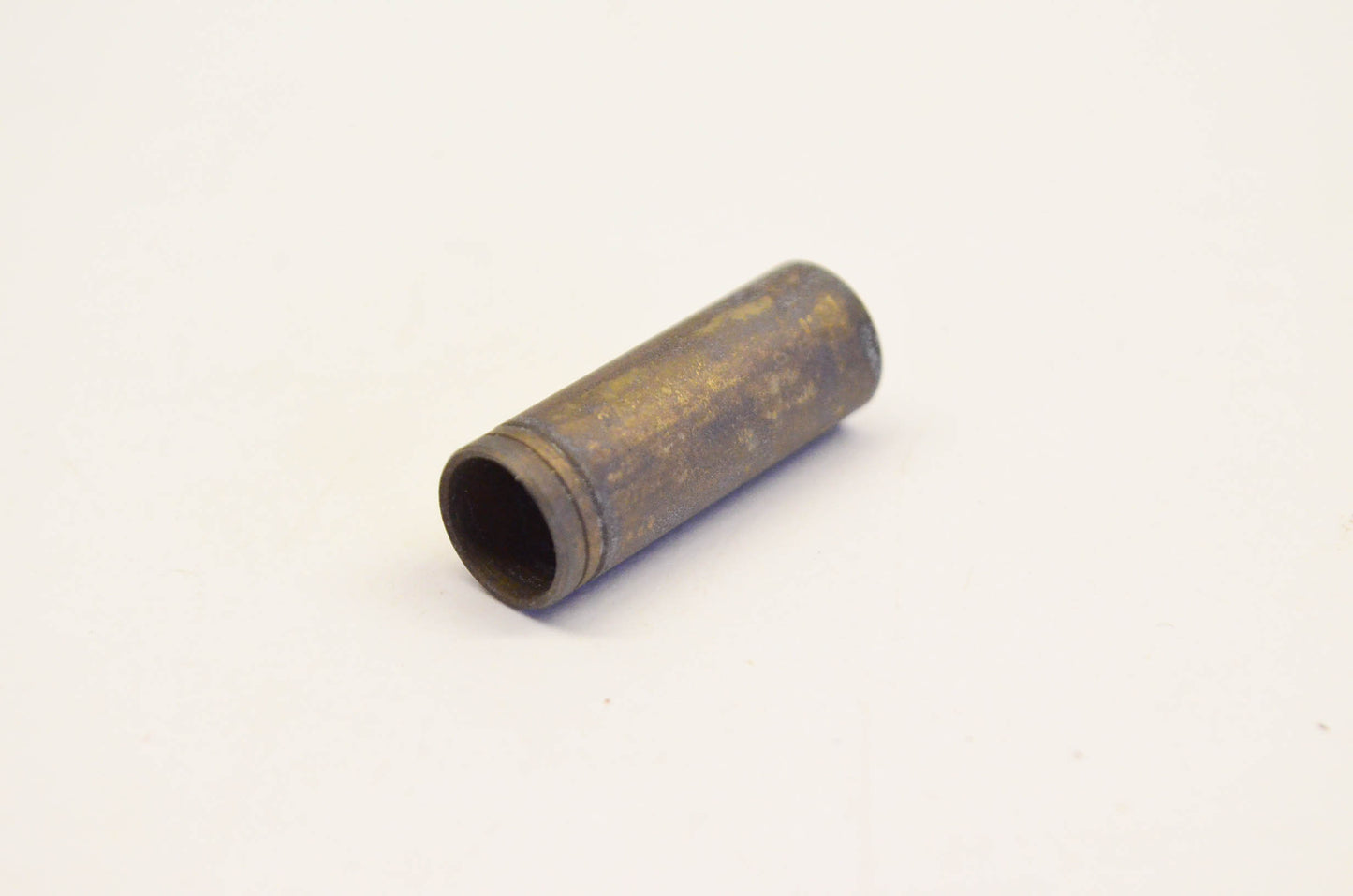New OEM Briggs & Stratton 231218, 9346 Valve Guide Bushing NOS