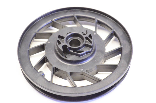 New OEM Briggs & Stratton 493824 Starter Pulley NOS