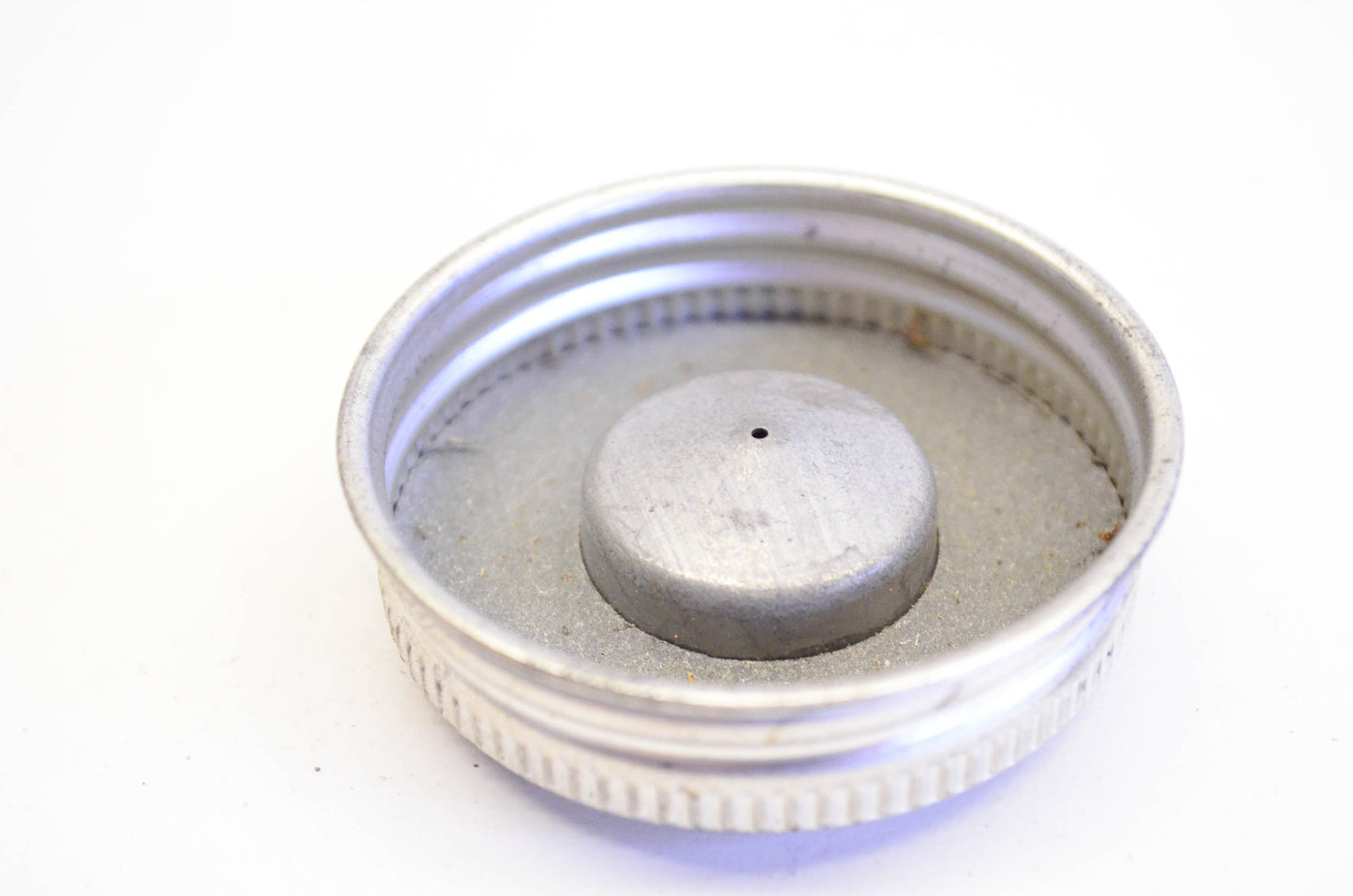 New OEM Briggs & Stratton 69221 Fuel Cap NOS