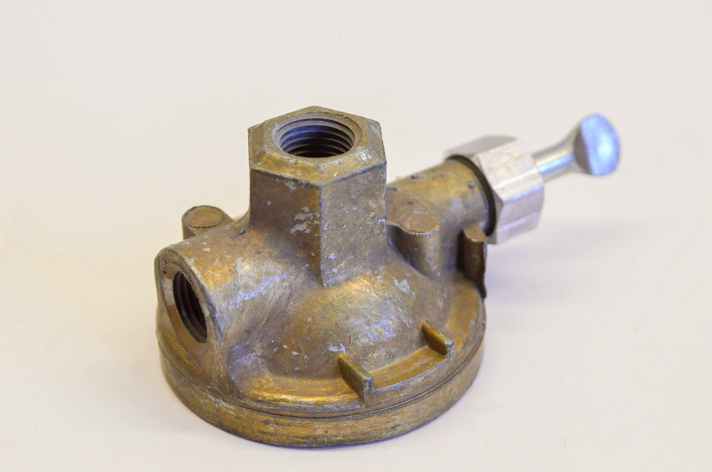 New OEM Briggs & Stratton 295913 Fuel Shut Off Valve Assembly NOS