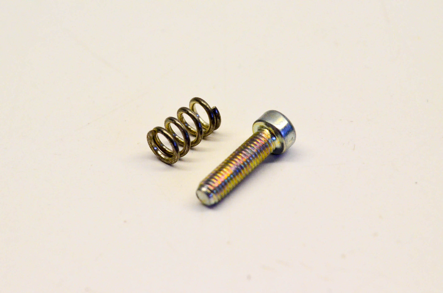 New OEM Briggs & Stratton 495800 Idle Speed Screw NOS