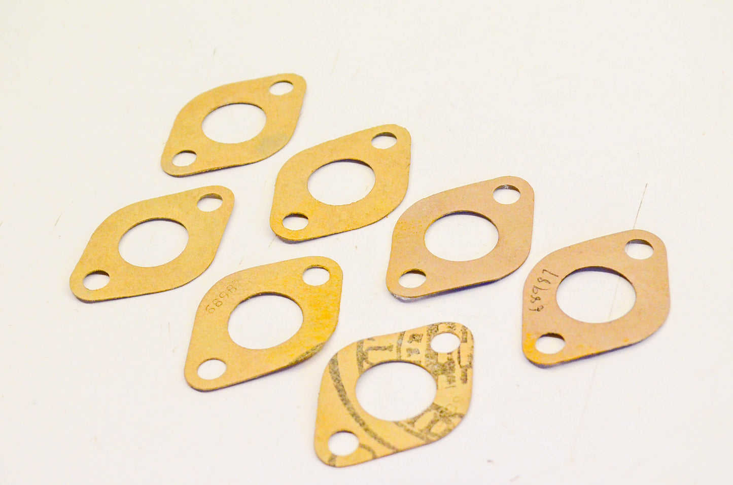 New OEM Briggs & Stratton 68987 Carburetor Mounting Gaskets Qty 7 NOS