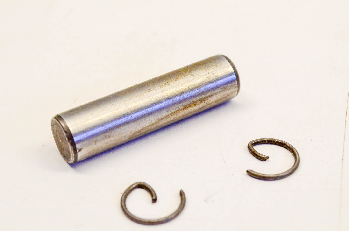 New OEM Briggs & Stratton 291925 Piston Pin NOS