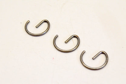 New OEM Briggs & Stratton 26026 Piston Pin Locks Qty 3 NOS