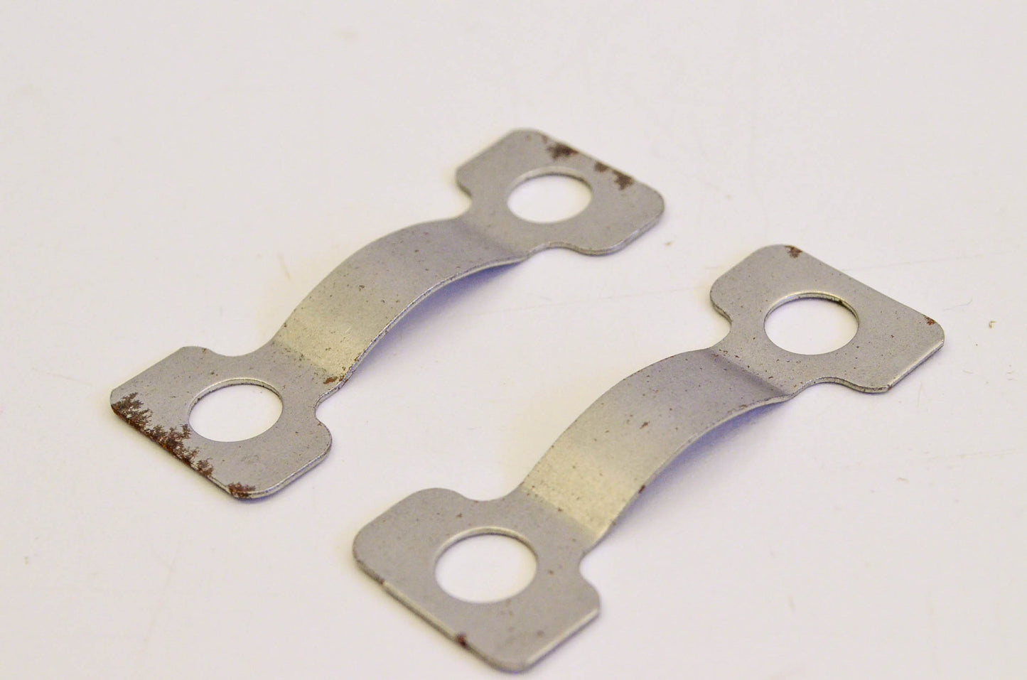 New OEM Briggs & Stratton 22114, 8551 Rod Screws Lock Qty 2 NOS