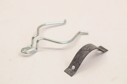 New OEM Briggs & Stratton 490878, 8723 Vertical Start Clip NOS
